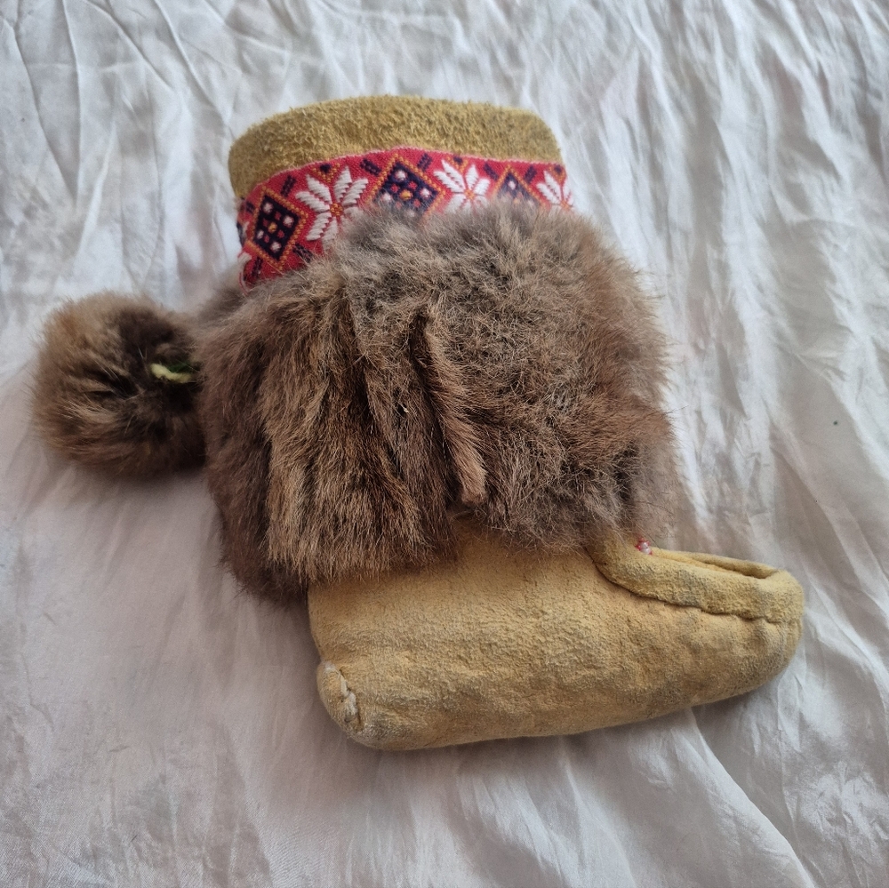 Baby Mukluks Beaded Moccasin Boots Suede And Fur - Picture 3 of 6